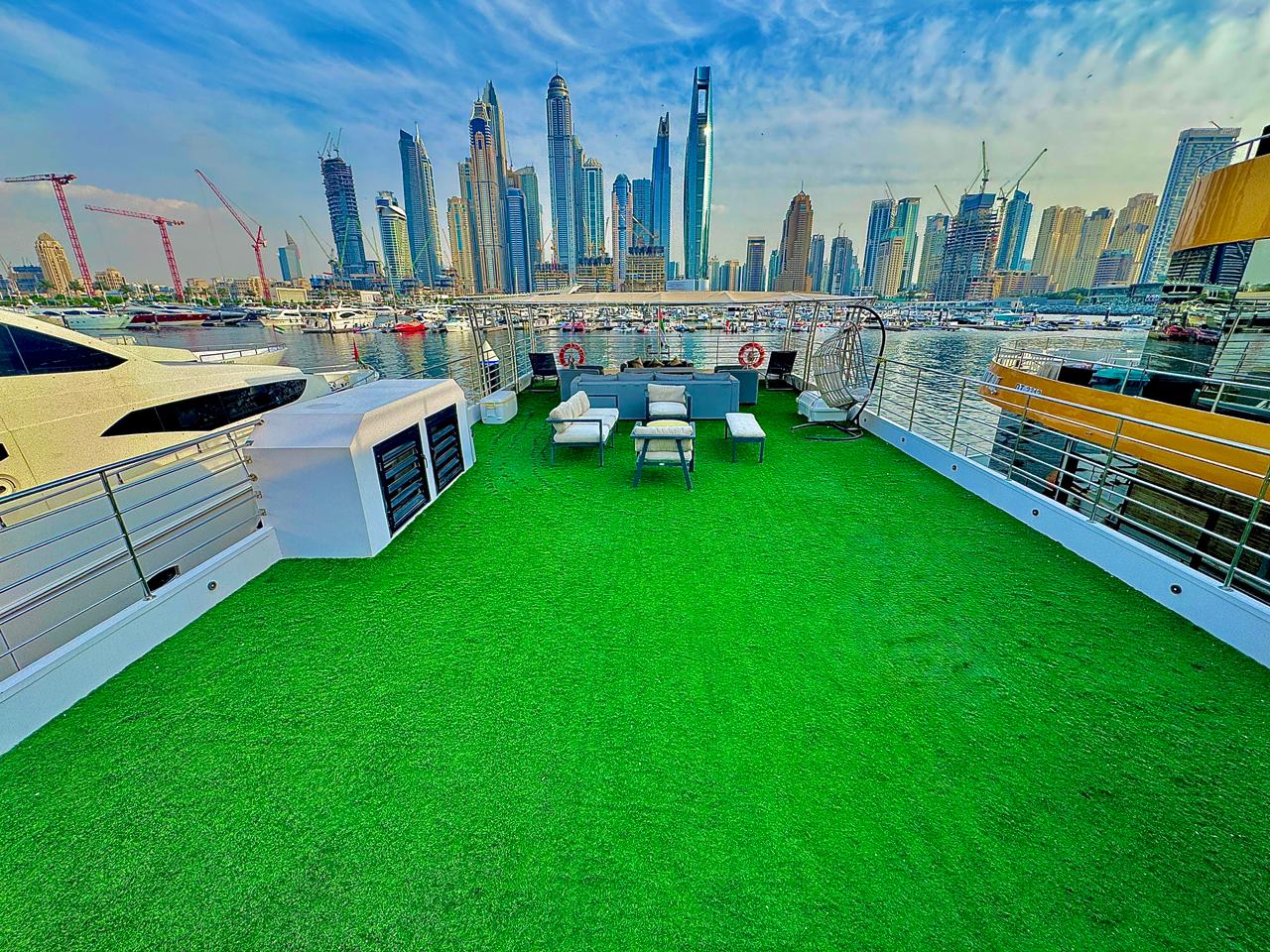 84ft Dream Houseboat