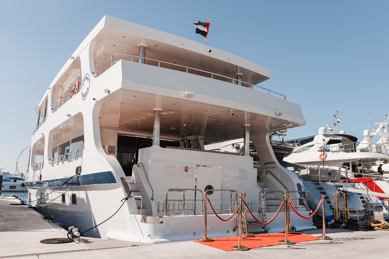 125ft Magic Yacht — yacht rental in Dubai Harbour, Dubai Marina, AED 5,000/hour