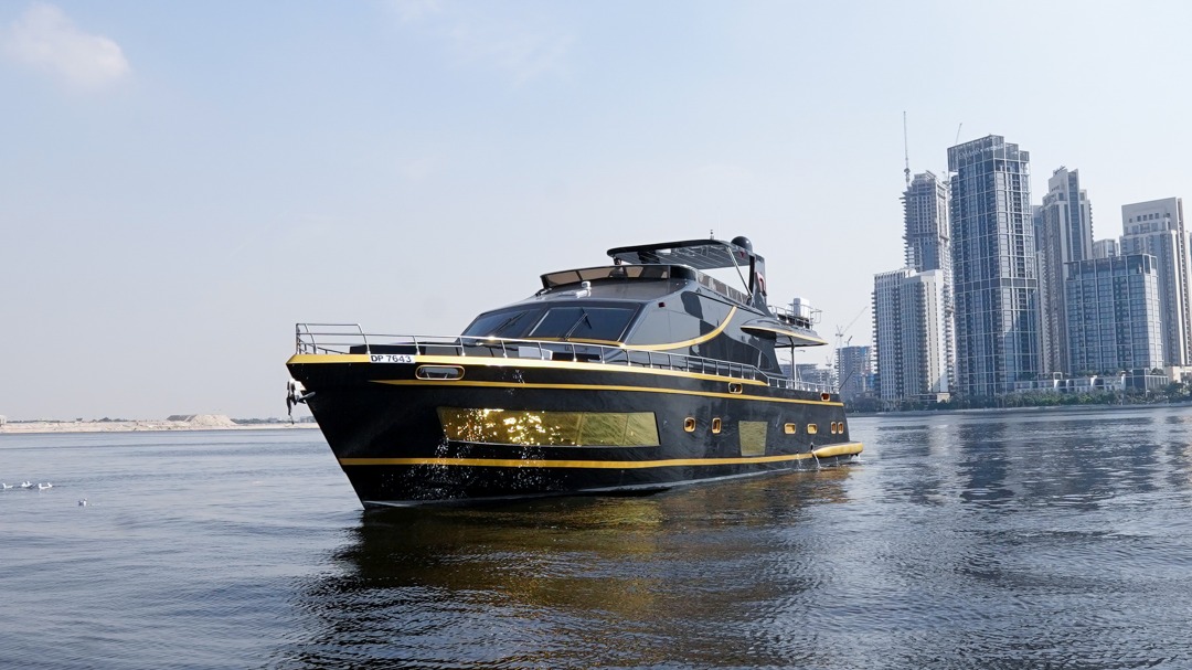 Luxury 95ft Yacht Rental Dubai Marina