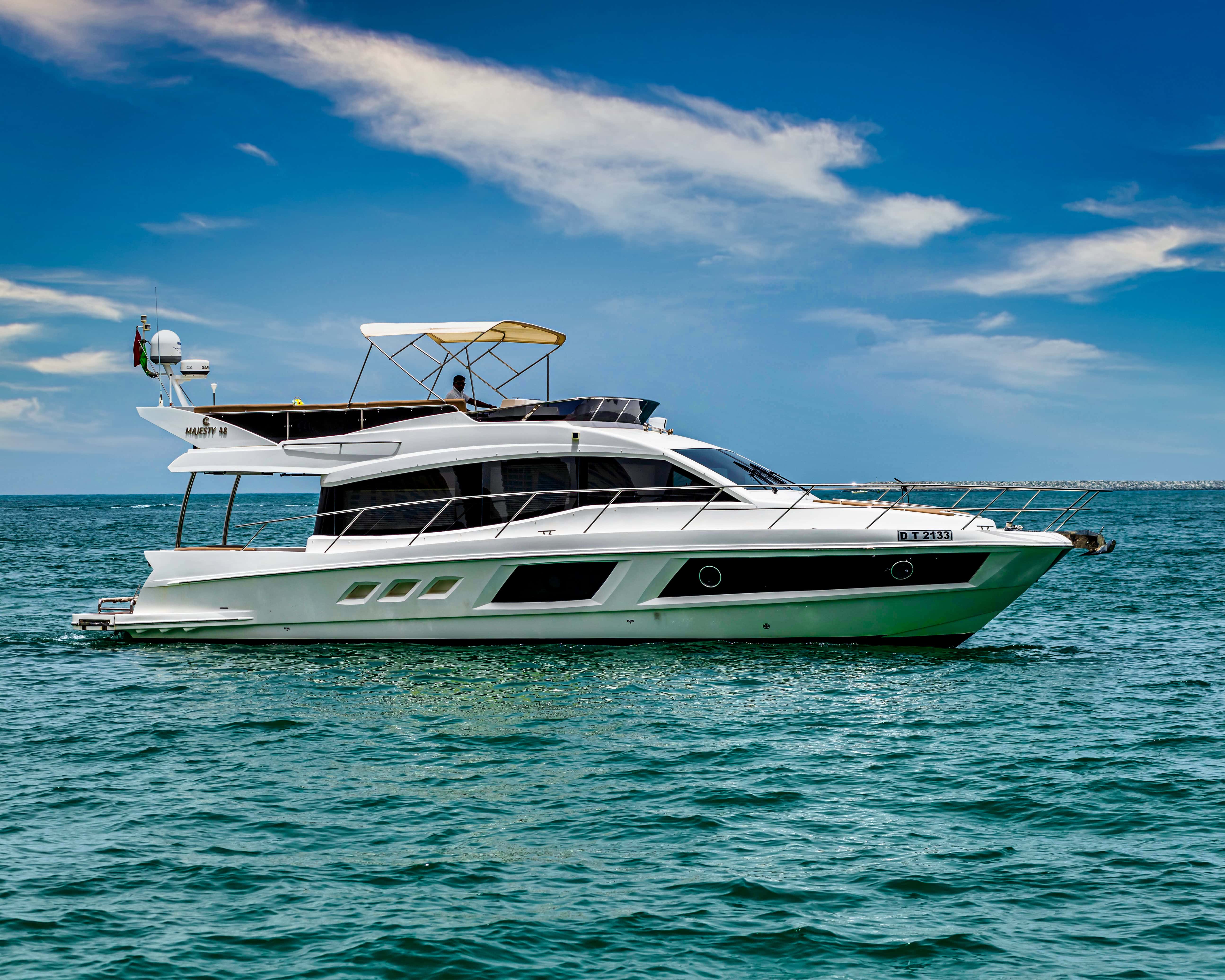 48ft The Pearl Yacht — yacht rental listing in Marina Mall Pier 7, Dubai Marina