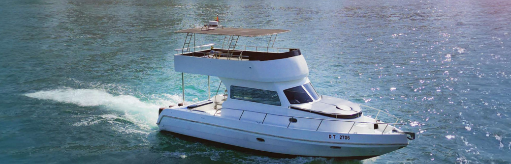 Luxury 43ft Yacht Rental Dubai Marina