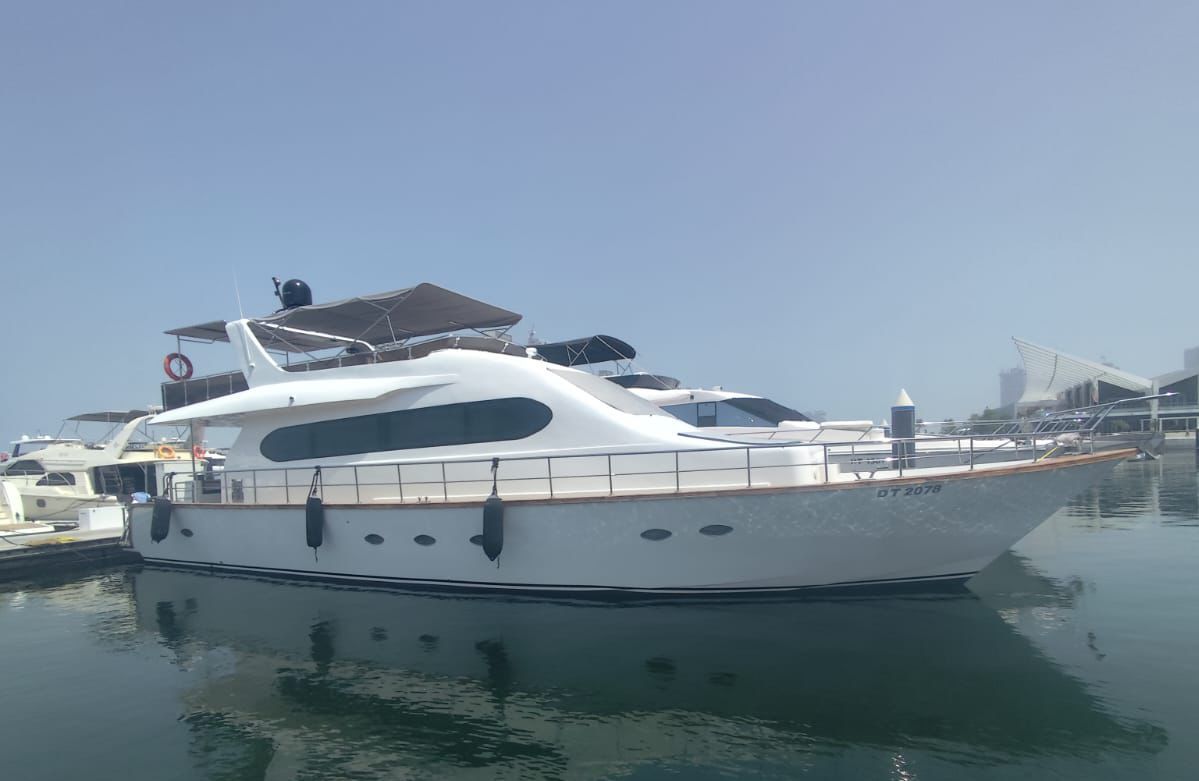 Luxury 85ft Yacht Rental Dubai Marina