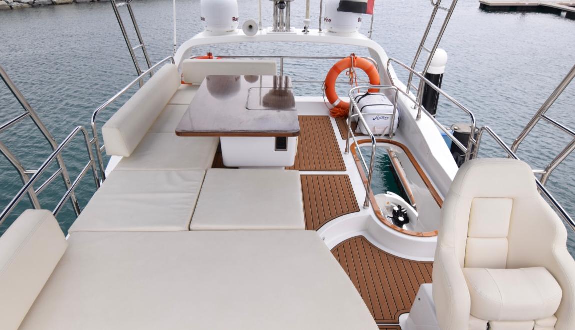 Luxury 45ft Yacht Rental Dubai Marina
