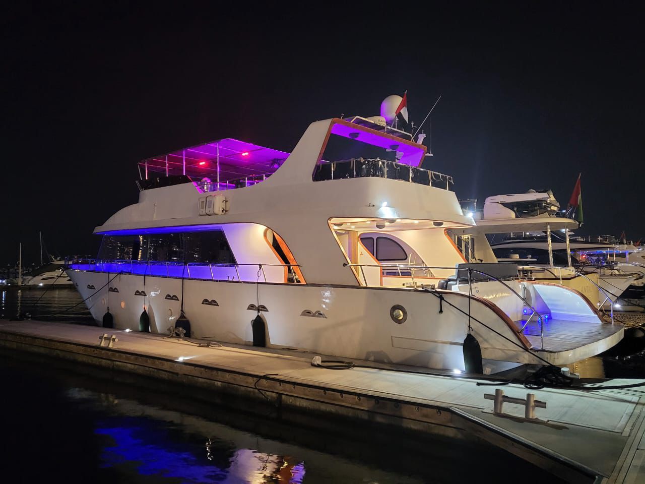 84ft Ahira Yacht