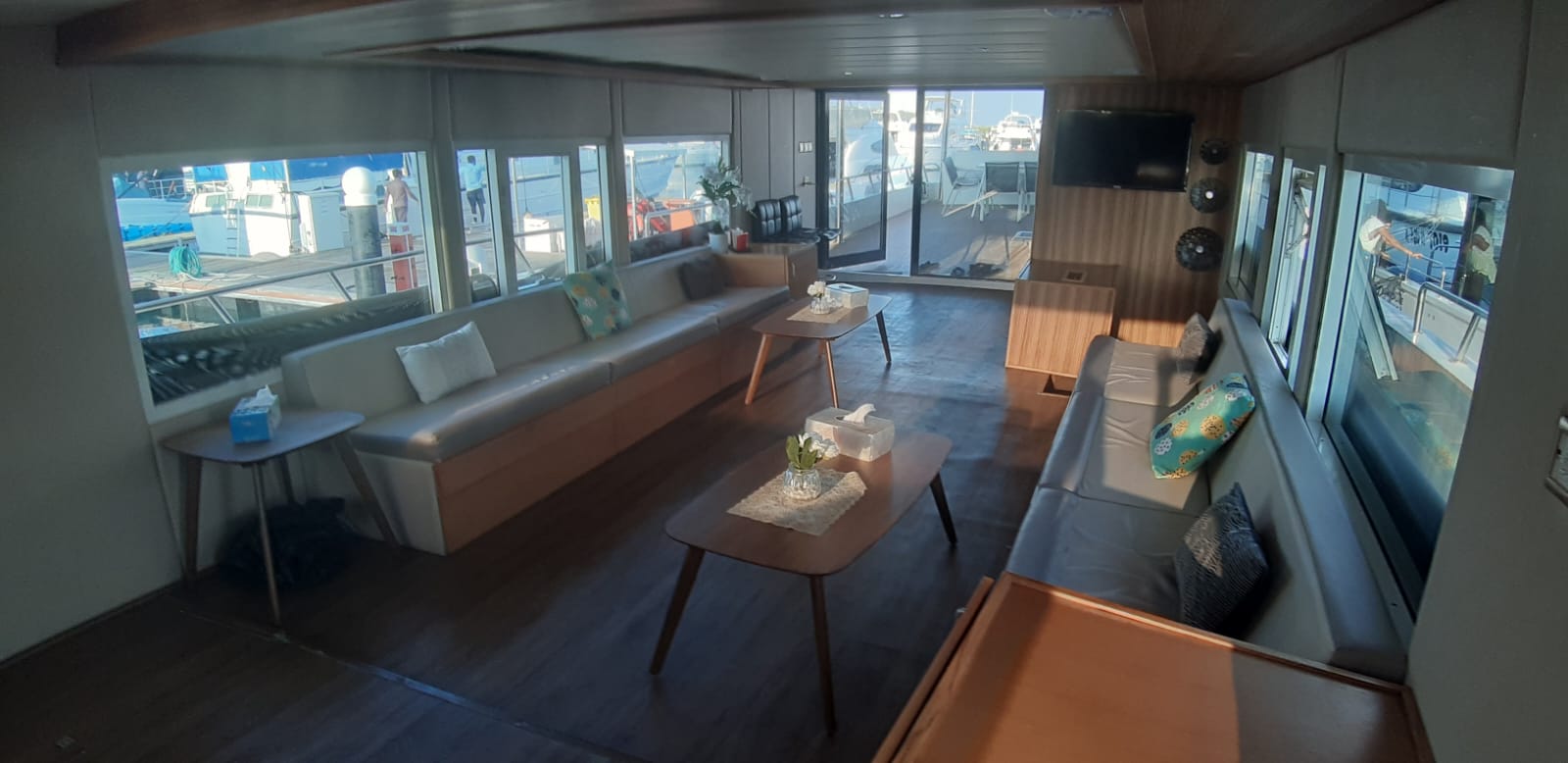 Luxury 90ft Yacht Rental Dubai Marina