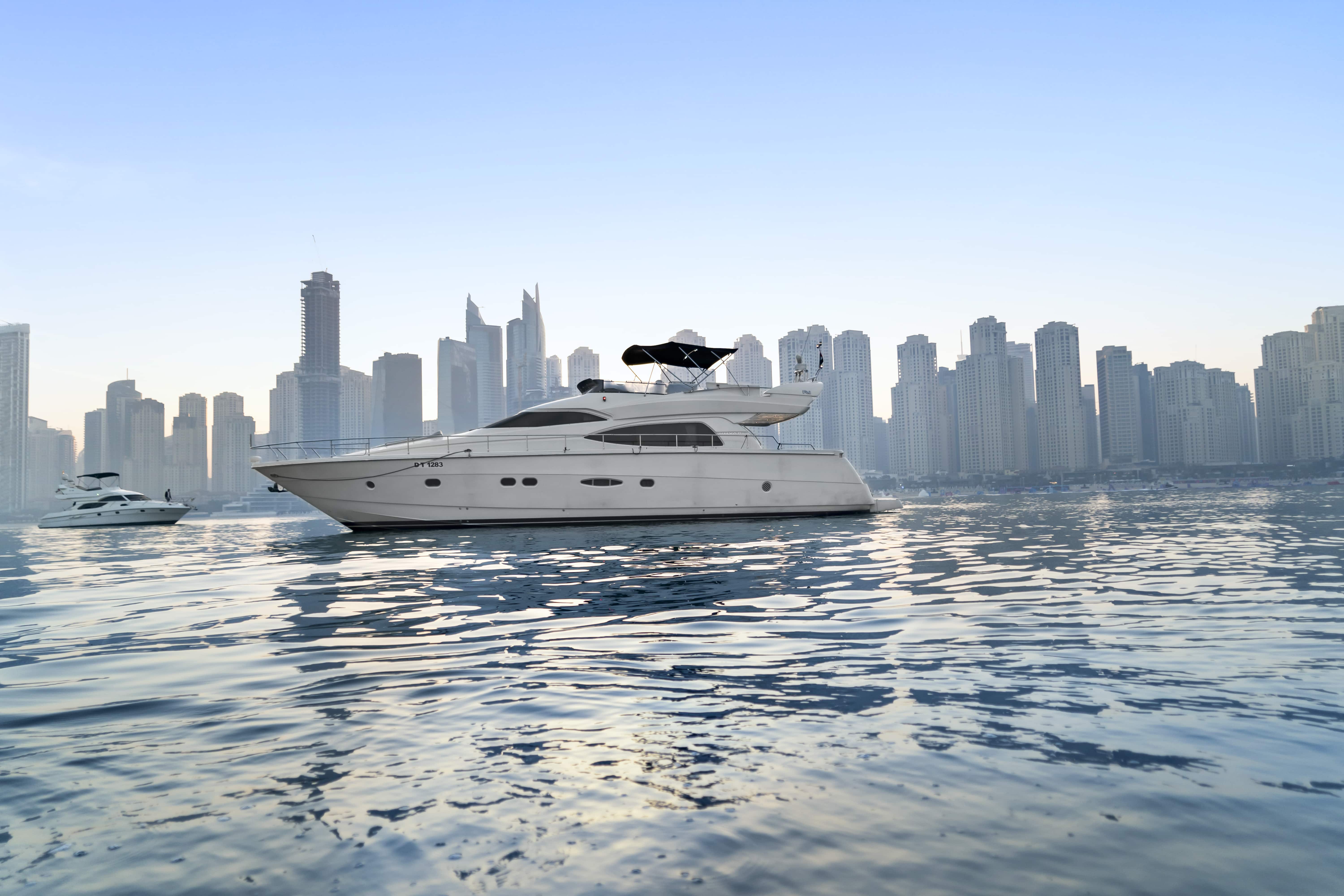 68ft NUVARI LUNA